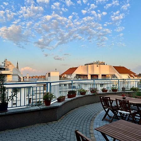 Rooftop City Residence With Deep Garage Budapest Exteriör bild