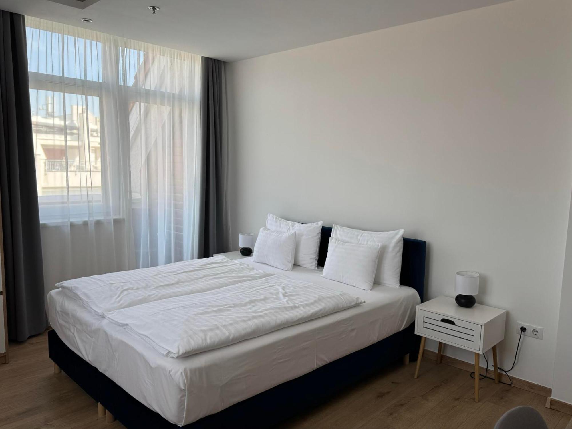 Rooftop City Residence With Deep Garage Budapest Exteriör bild