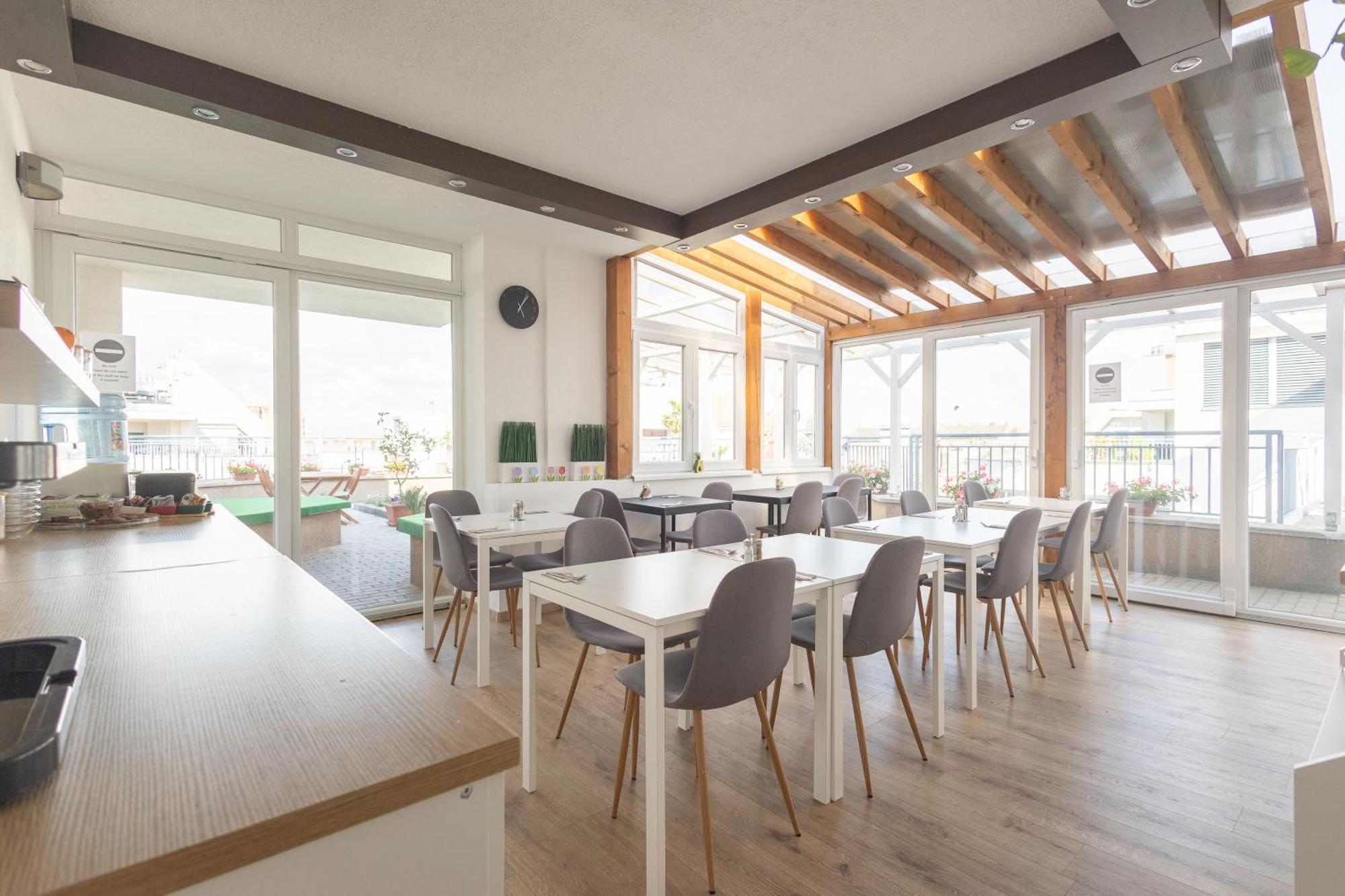 Rooftop City Residence With Deep Garage Budapest Exteriör bild