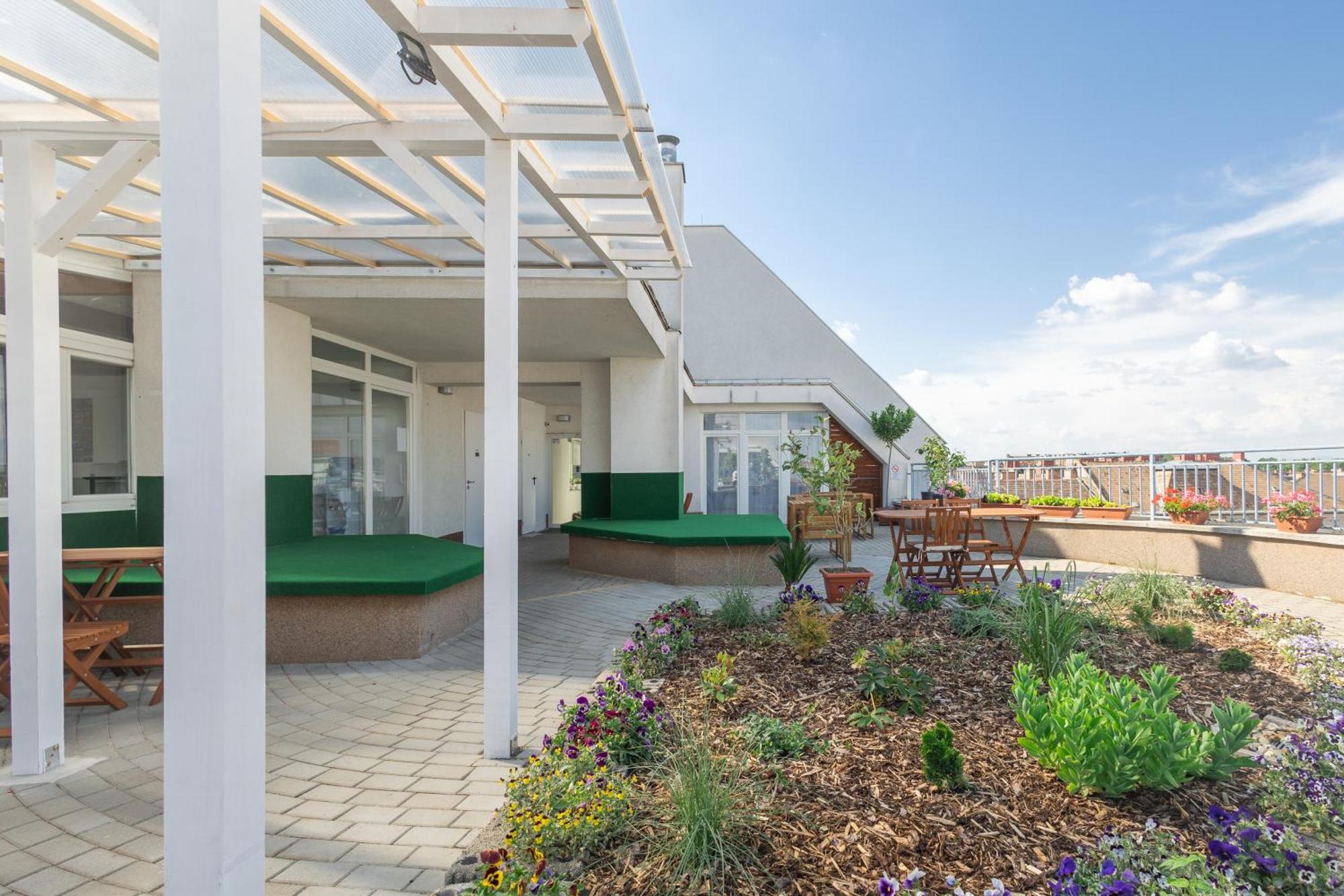 Rooftop City Residence With Deep Garage Budapest Exteriör bild